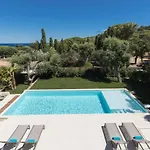Sous Le Soleil Villa *