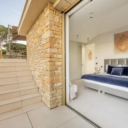 Sous Le Soleil וילה