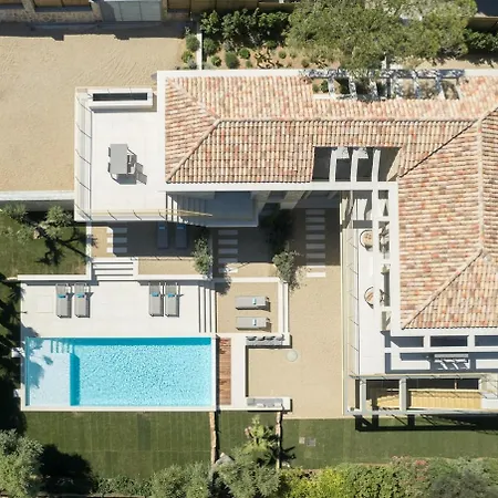 Sous Le Soleil Villa *